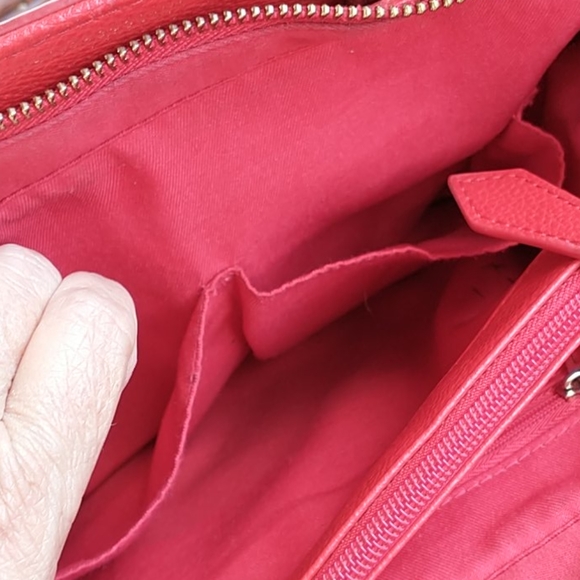 GUESS Large Red Leather Chain Crossbody Bag - Picture 13 of 15